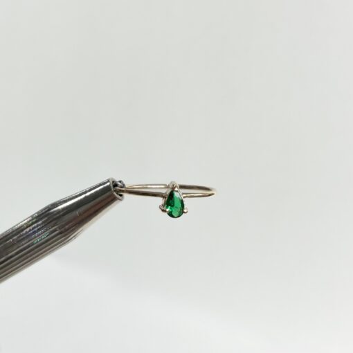 Anillo gota clásico en oro 14K y 18K con piedra natural de corte gota
