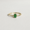 Anillo oval clásico en oro 14K y 18K con piedra natural de corte oval