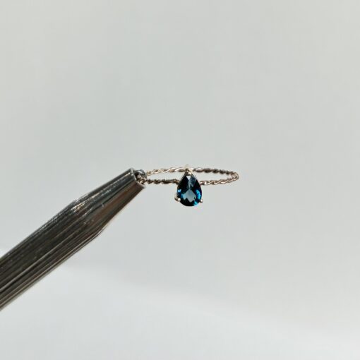 Anillo Gota Twist en Oro 14K y 18K