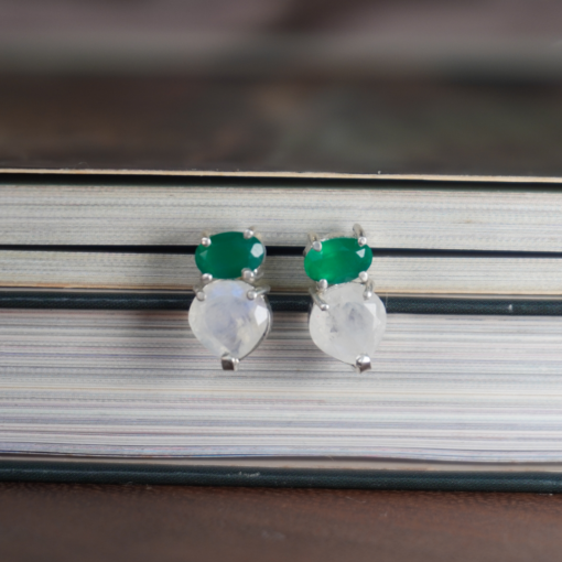 41 Aretes Ónix Verde y Piedra Luna en Plata 925 con ónix verde oval y piedra luna en forma de gota
