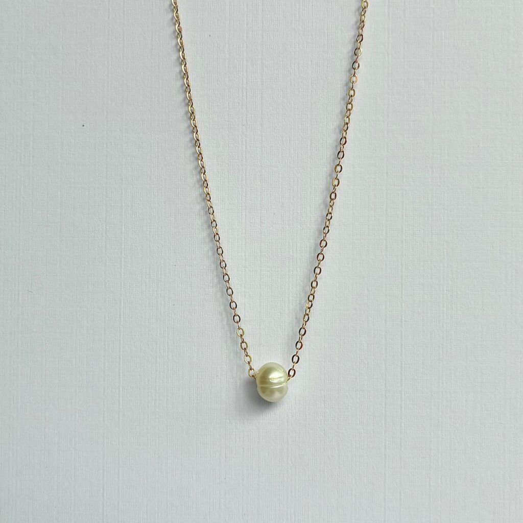 Collar Perla en Oro 18K con perla natural de 5 mm en cadena de 45 cm