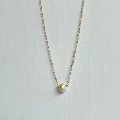 Collar Perla en Oro 18K con perla natural de 5 mm en cadena de 45 cm
