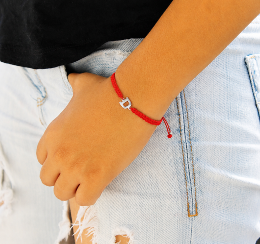 93 Pulsera Inicial personalizada con cordón rojo ajustable e inicial en plata 950